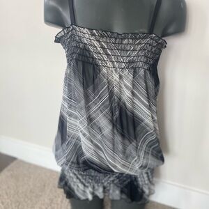 🌞 Sale 3 for $15 Olga Gray and White Smocked/ top, woman’s size S